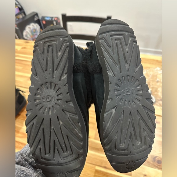 UGG CLASSIC MINI FLUFF SPILL SEAM - Picture 10 of 12